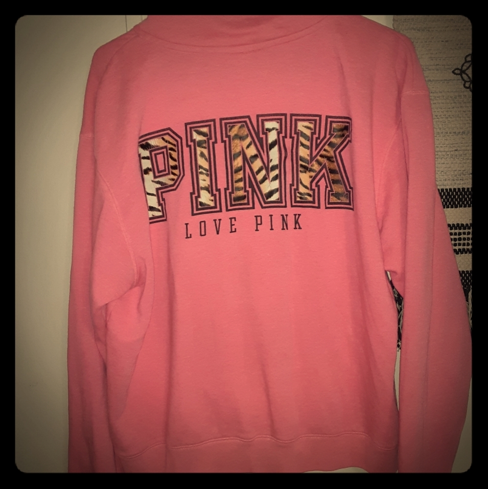 PINK Leopard pullover, very cute💕